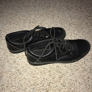 All black non-slip tredsafe